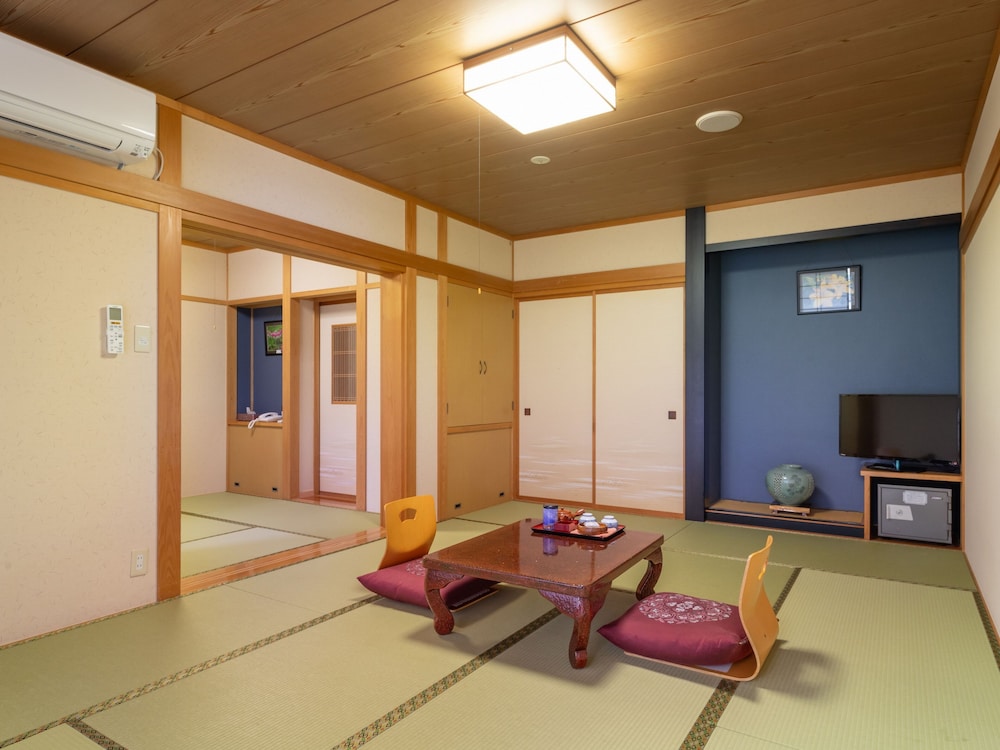 [Non-smoking] Japanese-style room with 10 tatami mats + 4.5 tatami mats (Toilet/No bathroom)
