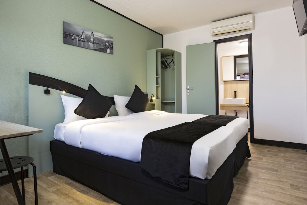 Standard Room, 1 Double Bed - Photo 6