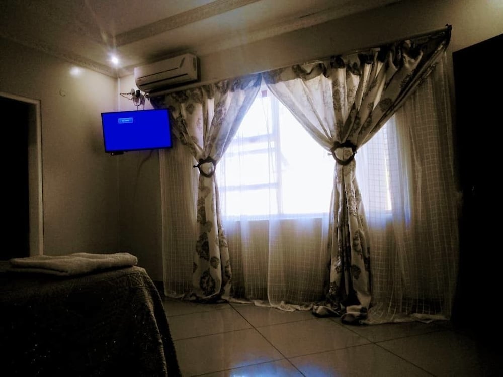 Executive Double Room, Garden View (3 persons) photo 1