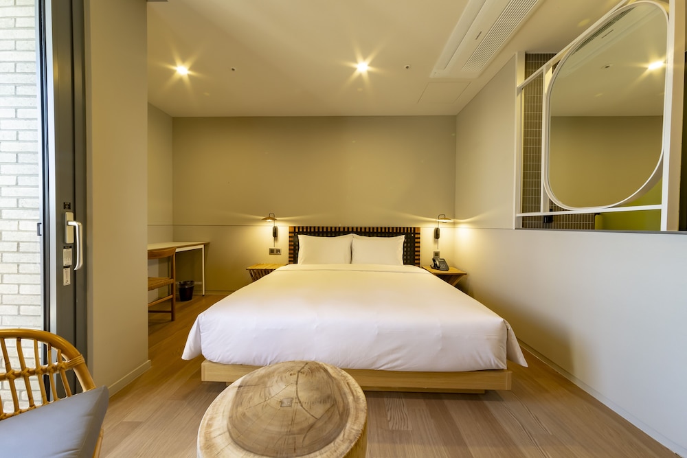 Deluxe Double Room (Free Swimming Pool) photo 3