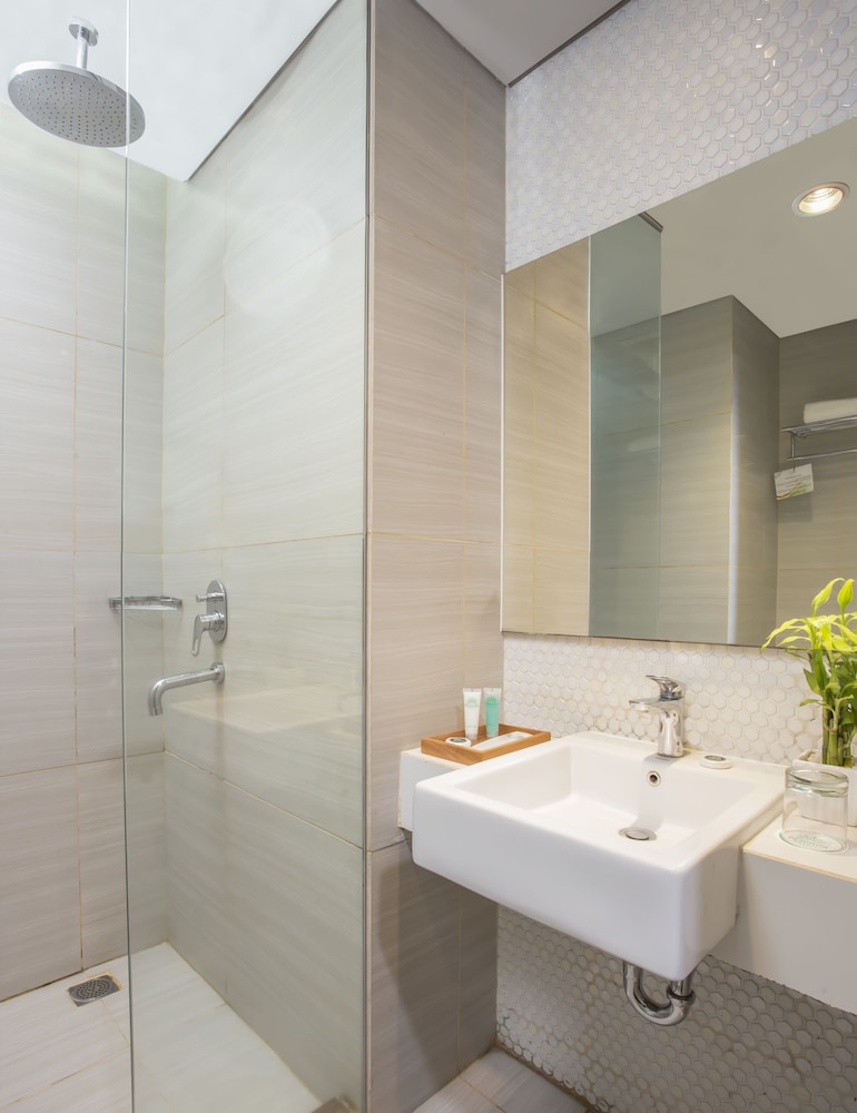 Deluxe Twin Room (Breakfast For 1 Pax) photo 2