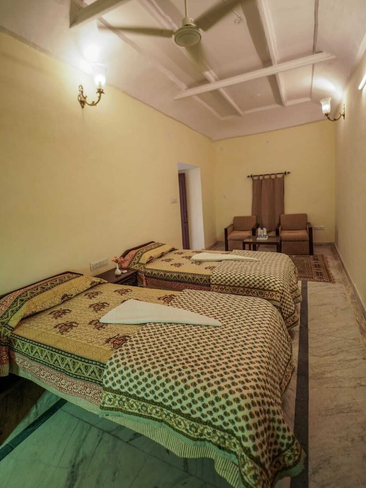 Deluxe Double or Twin Room photo 2