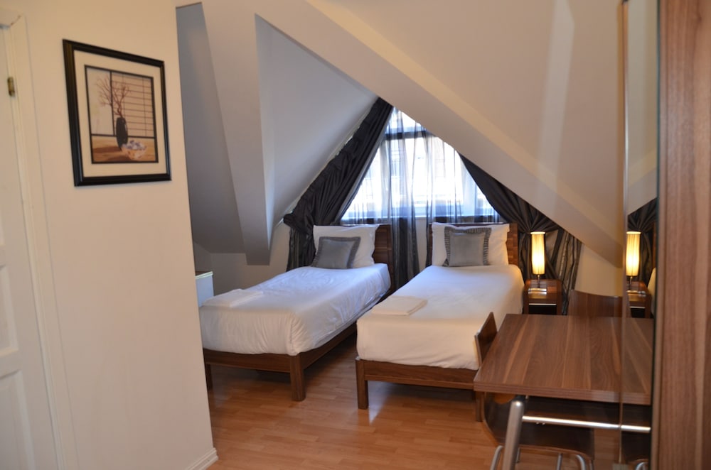 Budget Double Room - Photo 4