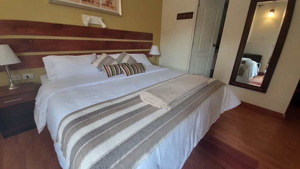 Deluxe Double Room, 1 King Bed, Garden View photo 3