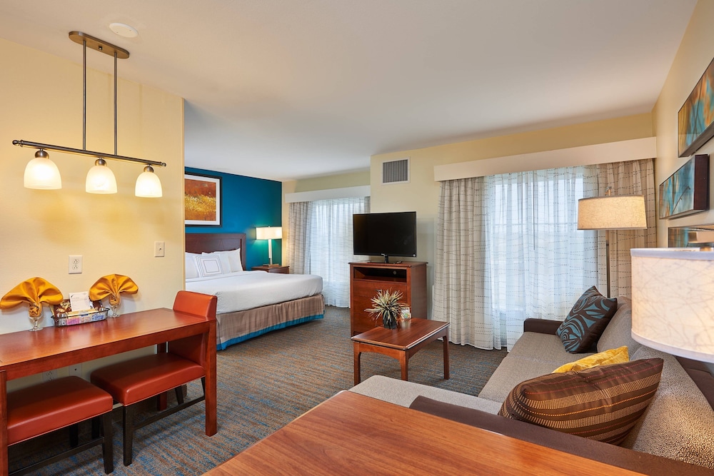 Studio Suite, 1 King Bed with Sofa bed (Hearing Accessible) photo 2