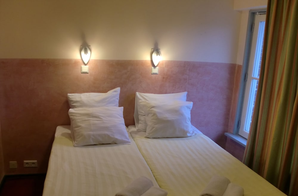 Triple Room with Shared Bathroom photo 1