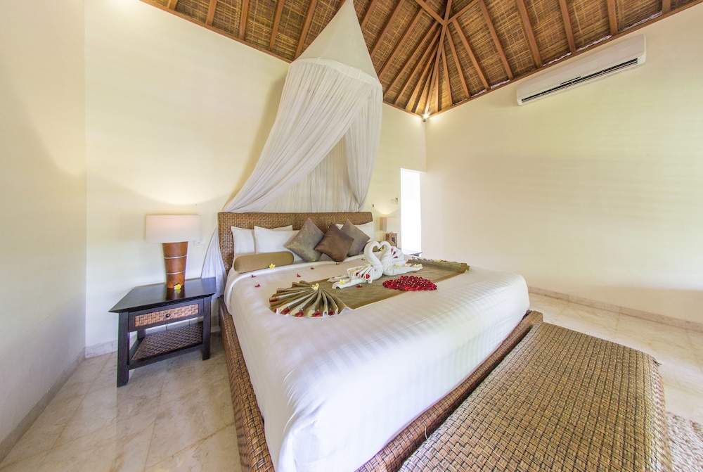 4 Bedroom Villa with Private Pool photo 2