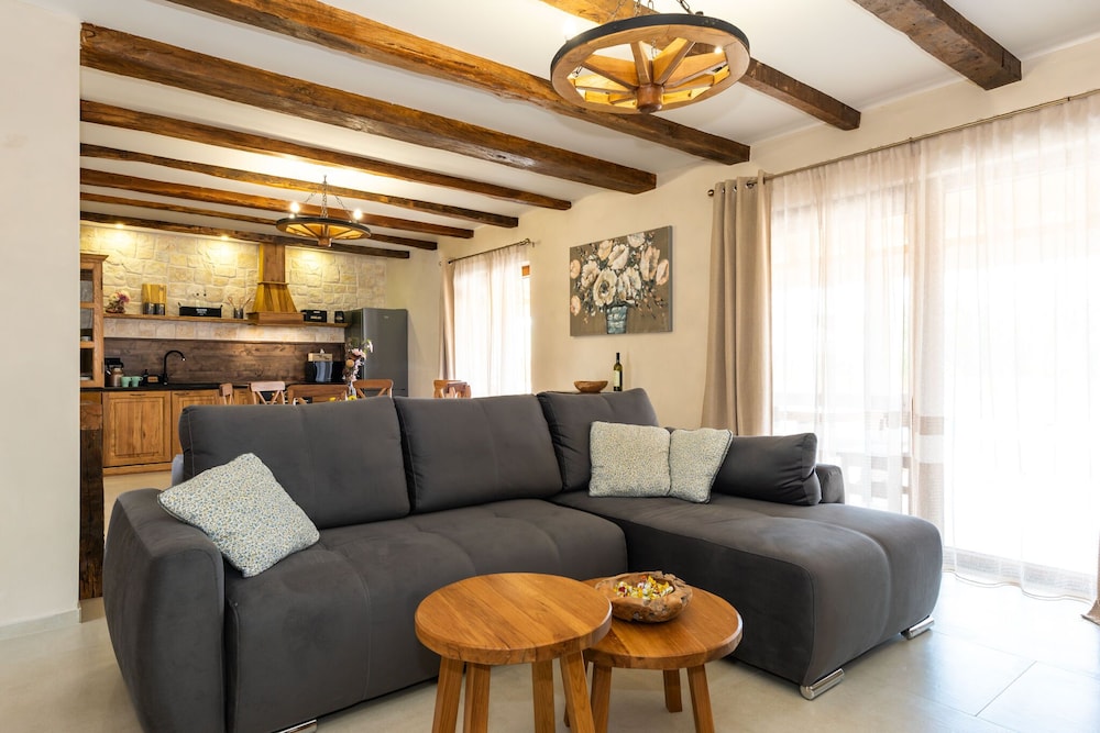 Villa photo 3