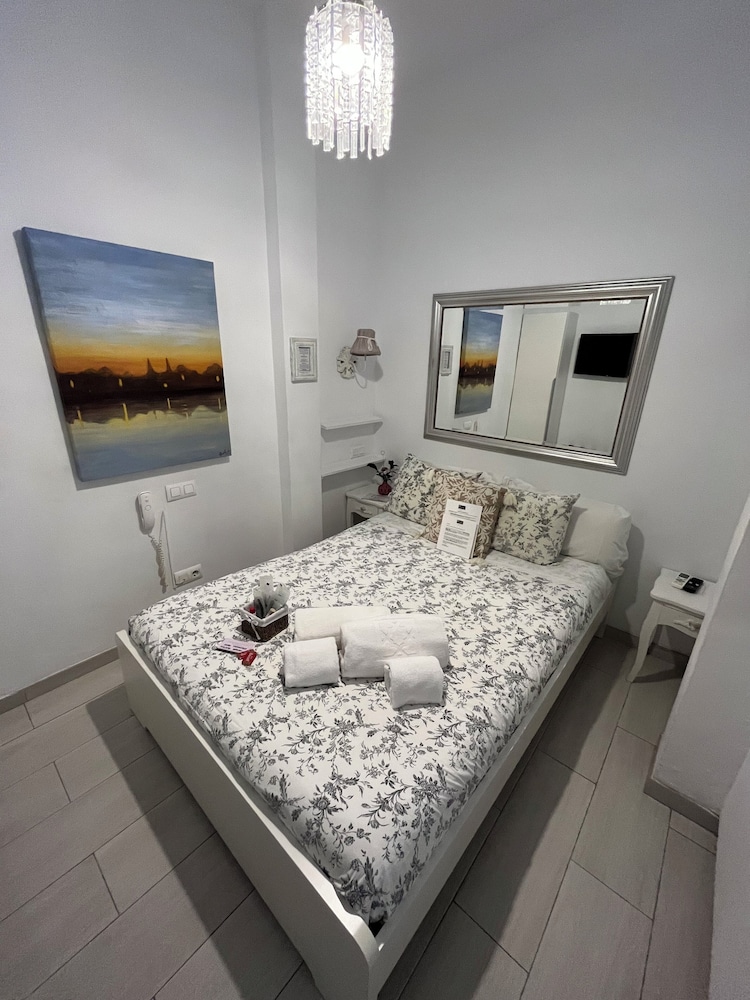 Small economy room - Photo 2