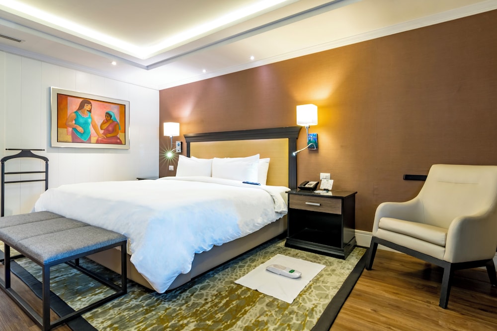 Bungalow, 1 King Bed - Photo 1
