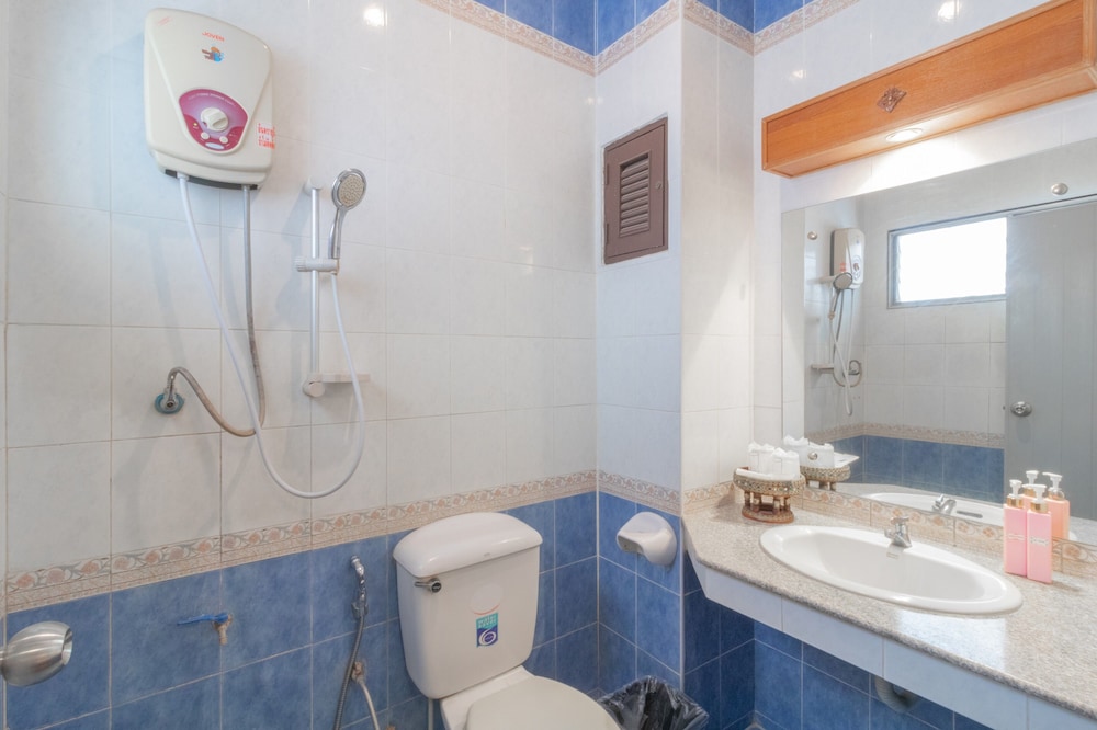 Double Room with Balcony - Photo 21