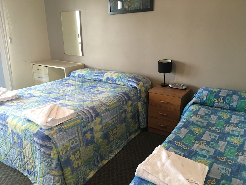 Triple Bed Apartment - 3 Singles photo 3
