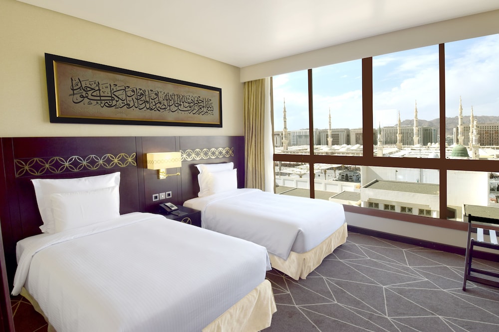 Executive Suite (1 Double And 2 Twin, Haram View)