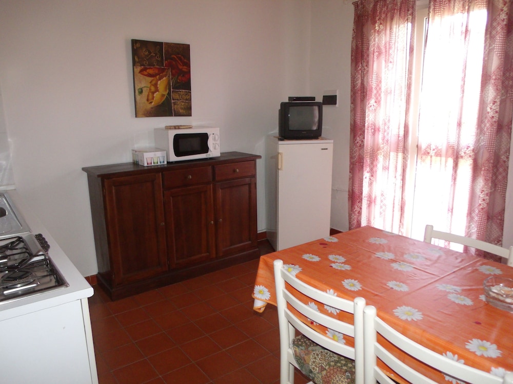 Romantic Apartment, 1 Bedroom, Kitchenette, Beachfront photo 3
