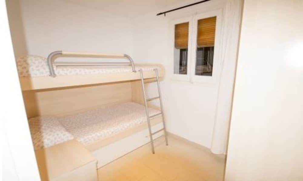 Family Apartment, 2 Bedrooms, Pool View photo 2