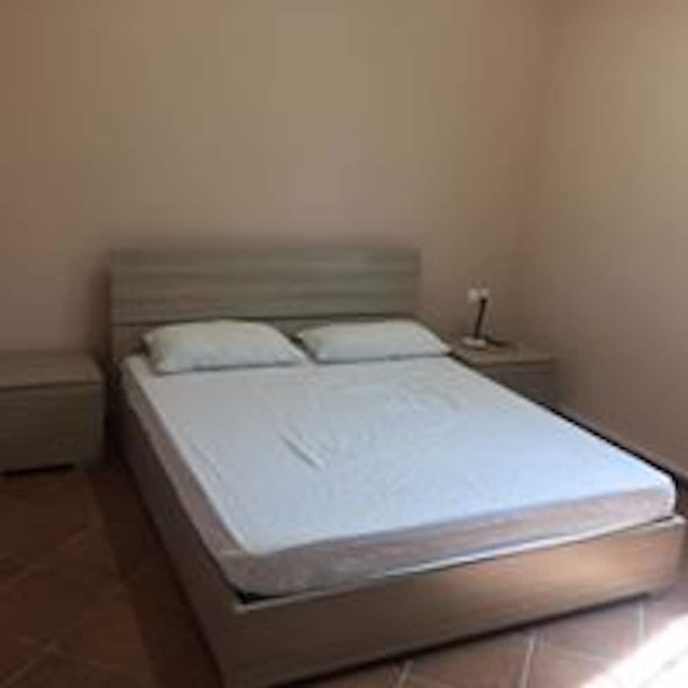 Double Room, Shared Bathroom photo 1
