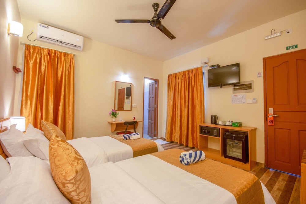 Deluxe Room, 1 Queen Bed, Accessible, Garden View photo 2