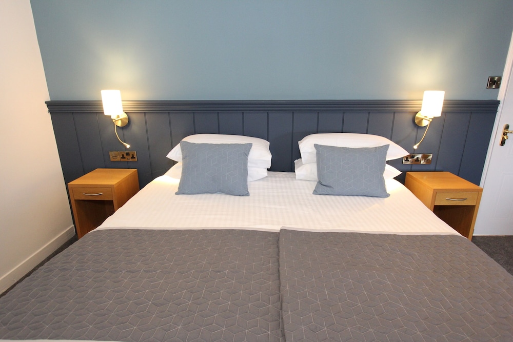 Triple Room, Ensuite photo 2