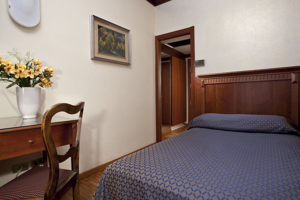 Single Room - Photo 5