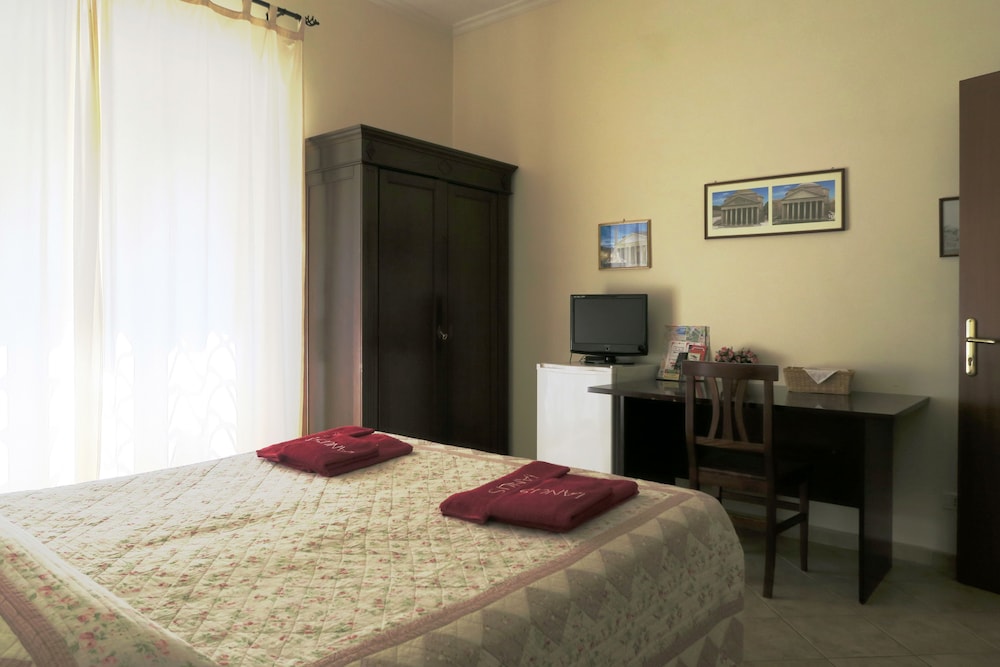 Standard Twin Room photo 2