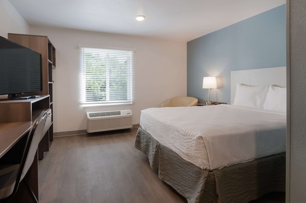 Standard Room, 1 Queen Bed, Non Smoking photo 1