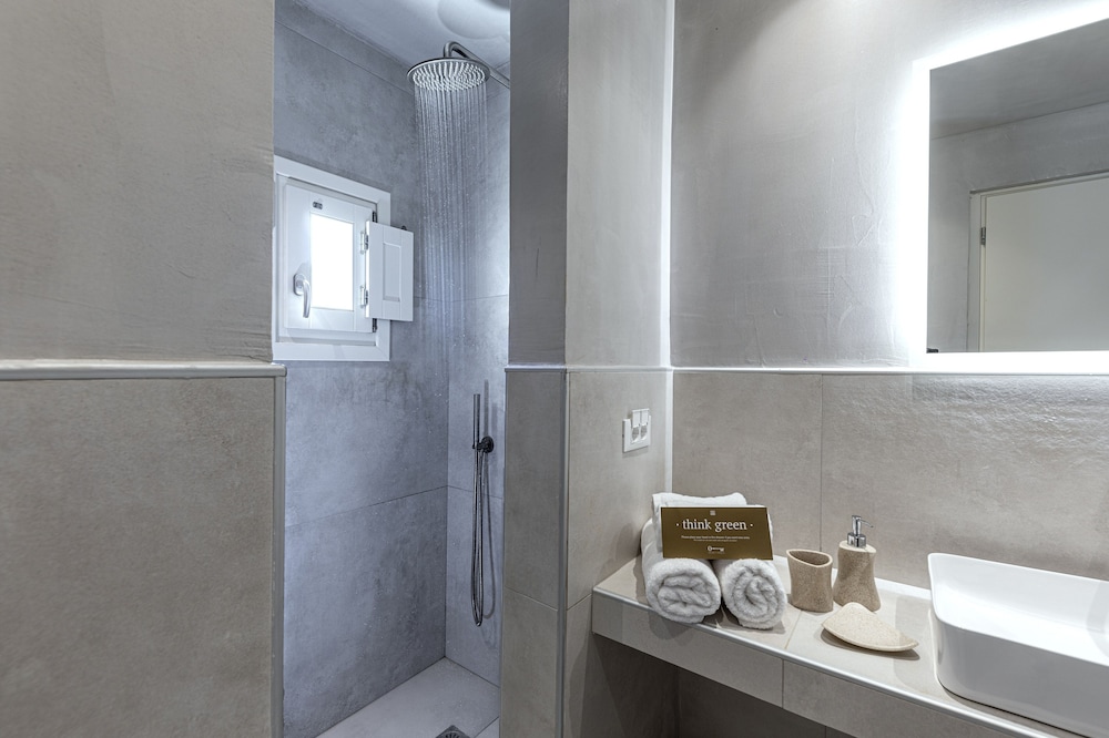 Suite (Aqua Pool) - Photo 6