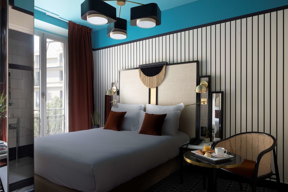Superior Room, 1 Queen Bed, Non Smoking (with Single Sofabed) - Photo 1