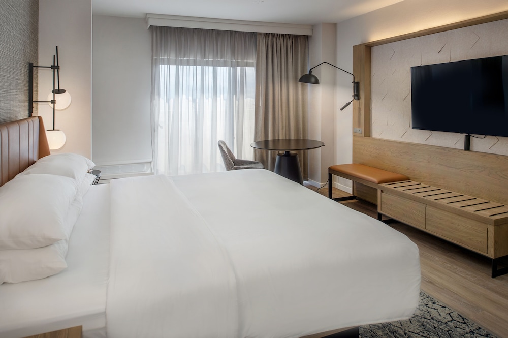Executive Room, 1 King Bed - Photo 4