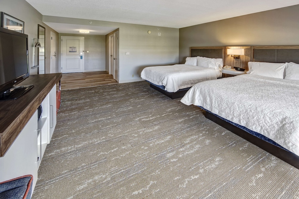 Two Queen Beds, Non-Smoking, Accessible photo 3