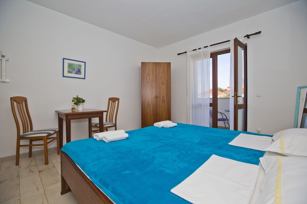 Basic Twin Room, Balcony photo 2