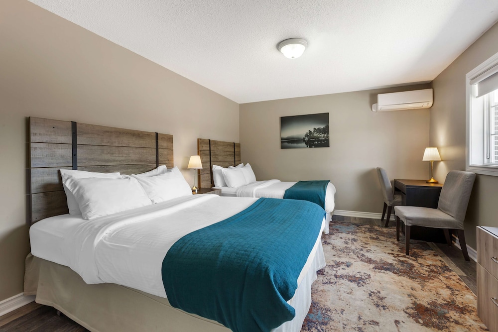 Signature Room, Multiple Beds, Non Smoking, Jetted Tub (with Sofabed)