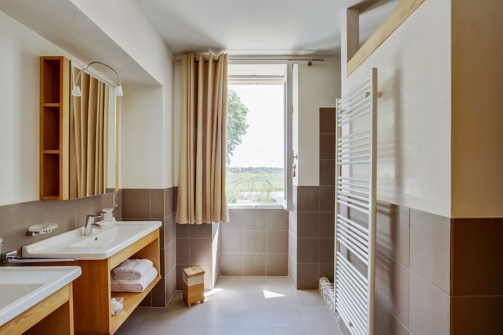Double Room, Ensuite, Vineyard View (Chambre) photo 2