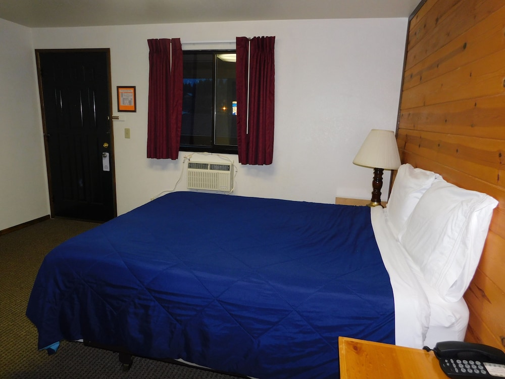 Deluxe Room, 1 Queen Bed, Mountain View photo 3
