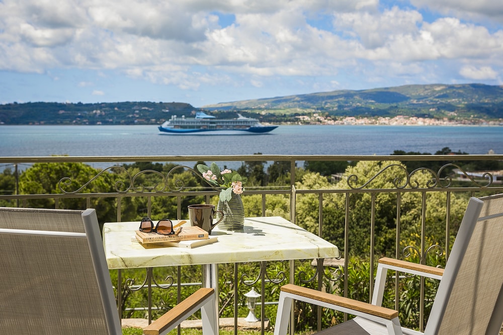 Standard Studio, Sea View (for 3) photo 2