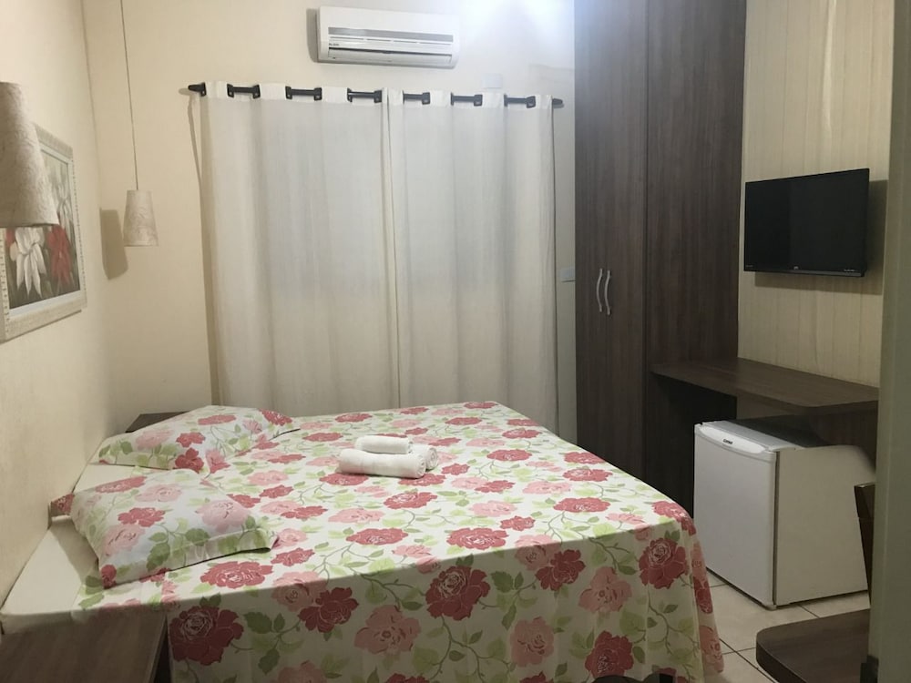 Standard Room, 1 Queen Bed, Non Smoking photo 1