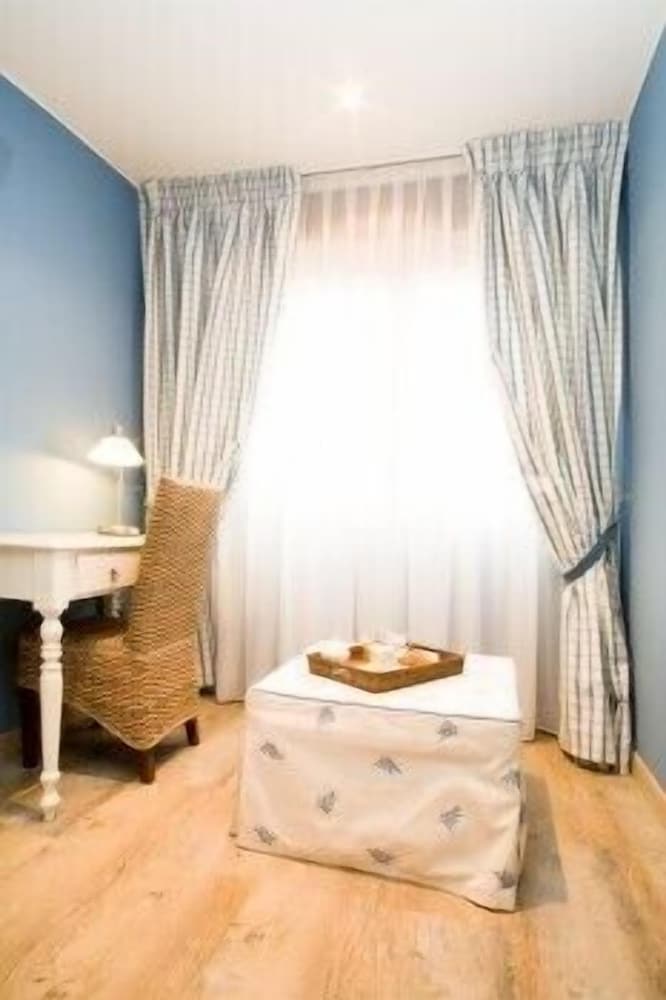 Double Room - Photo 7