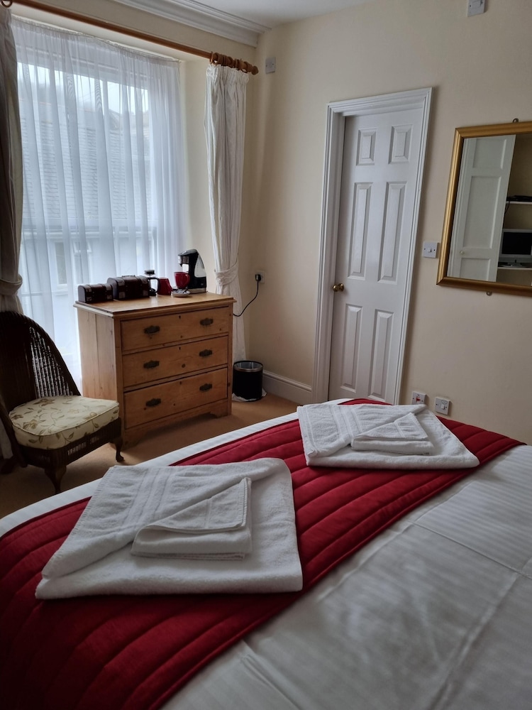 Double or Twin Room, Ensuite (Colossus)