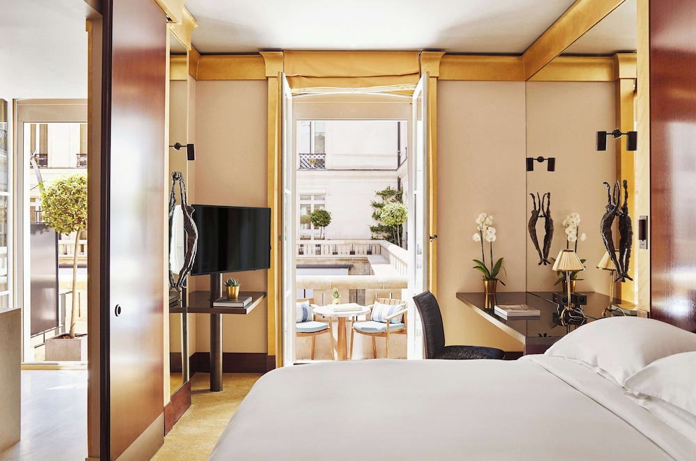 Room, 1 King Bed, Balcony