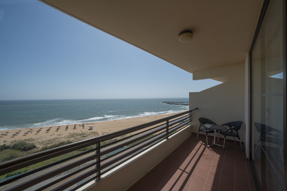 Superior Twin Room, Sea View (2 Adults + 1 Child) - Photo 4