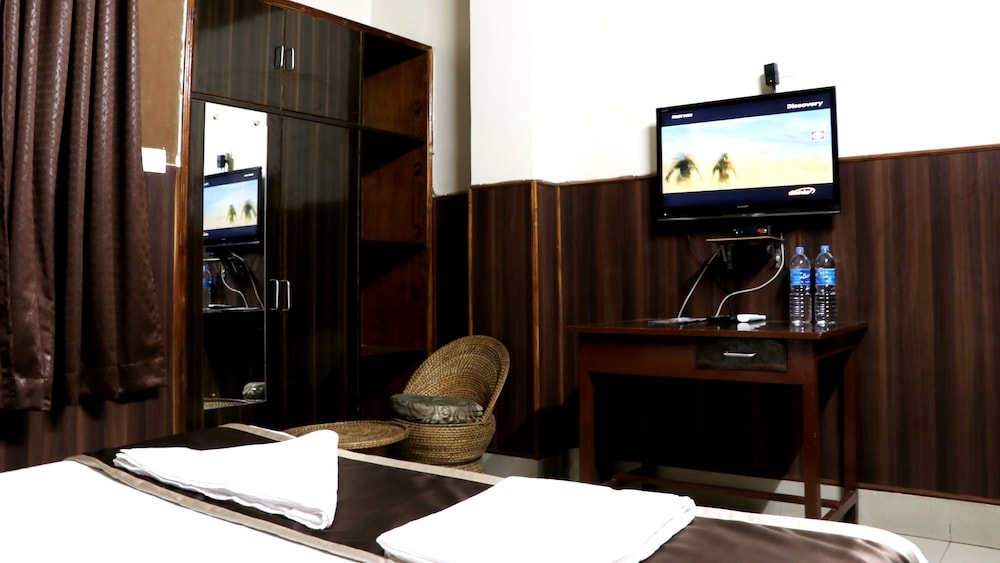 Deluxe Room - Photo 8