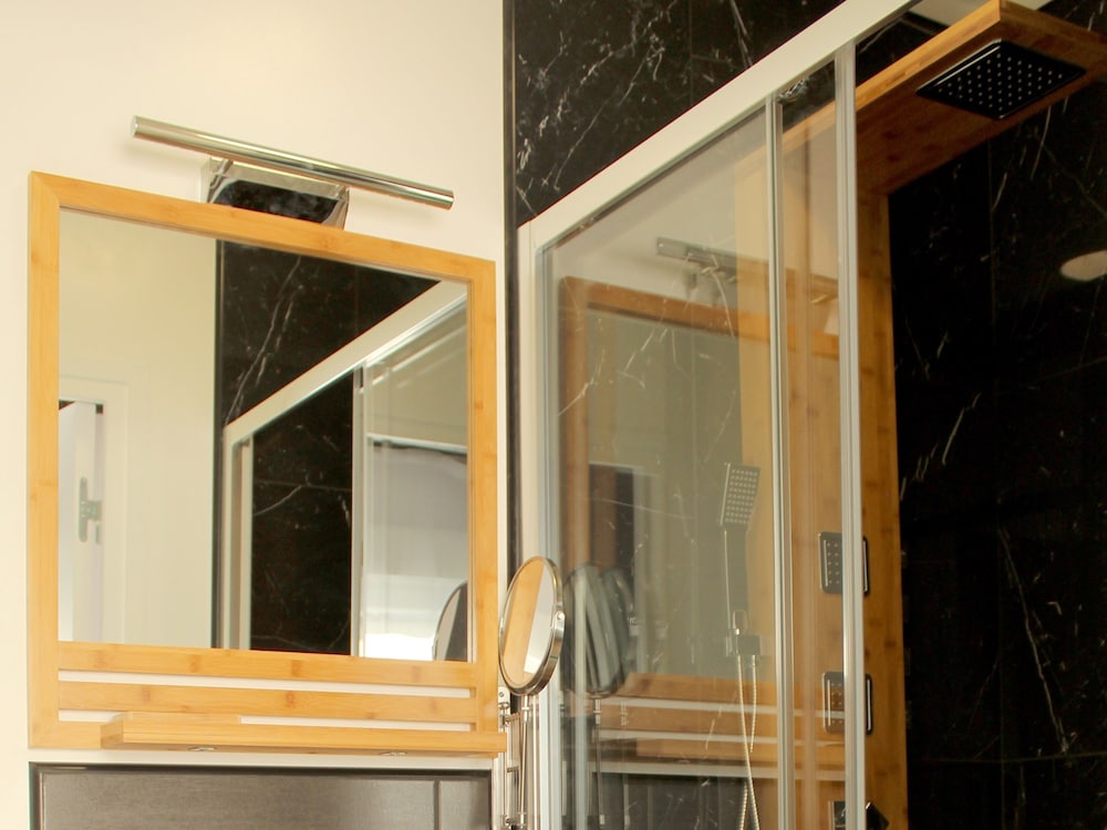 Deluxe Studio, Ensuite, City View - Photo 6