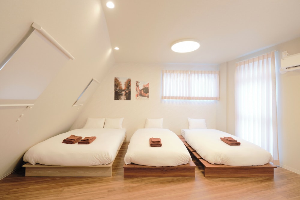 5-person Accomodation (2F: Entrance, 3F: Room), Non Smoking