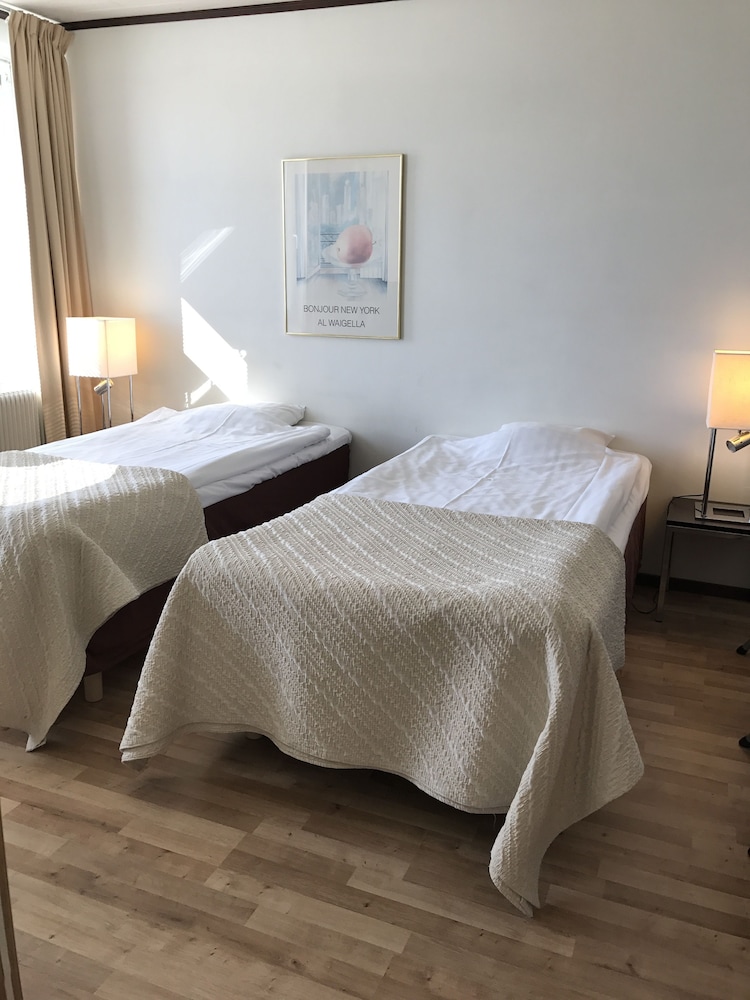 Economy Double Room (+2 extra beds)