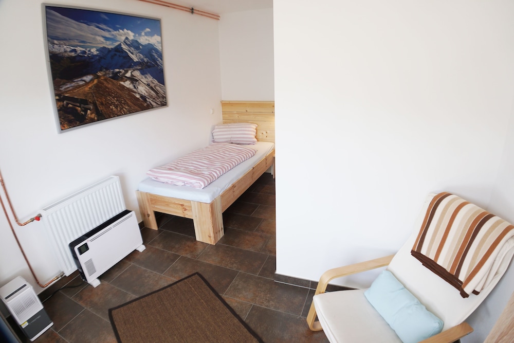Single Room photo 2