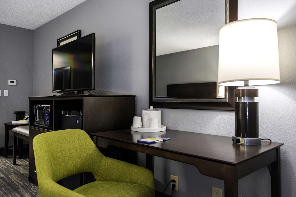 Room, Accessible photo 1