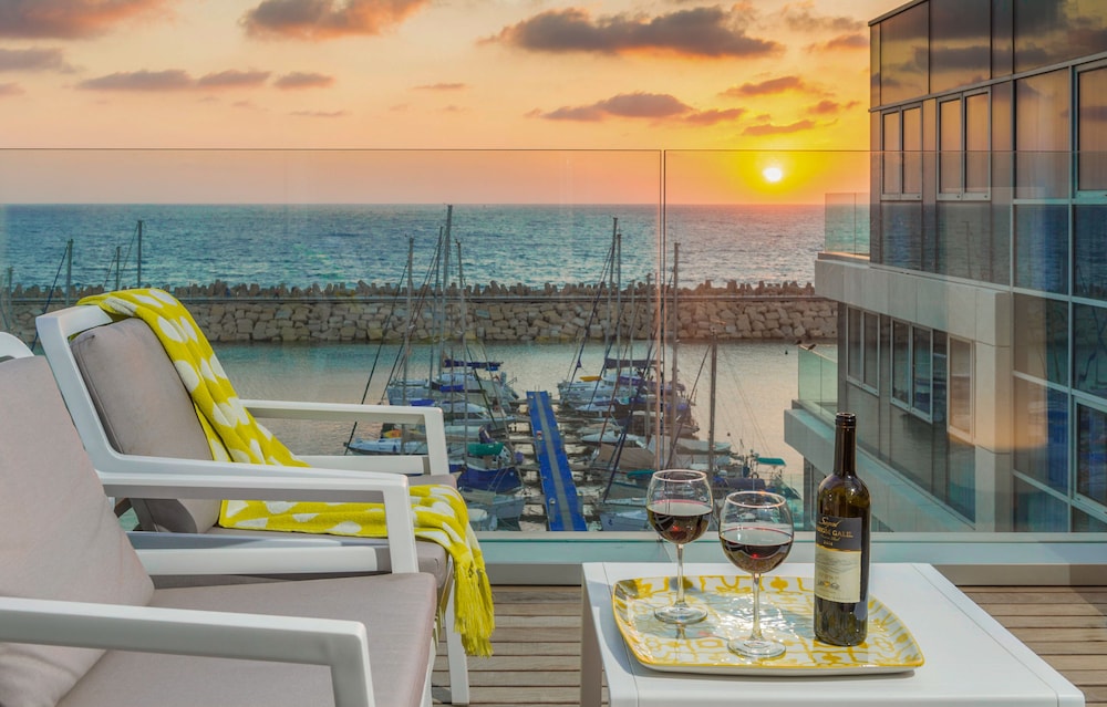 Executive Suite, Balcony, Marina View