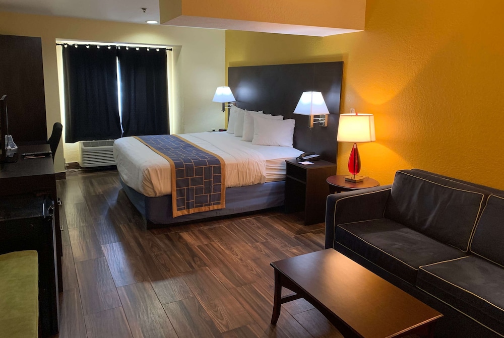Room, 1 King Bed, Non Smoking (Efficiency) - Photo 1