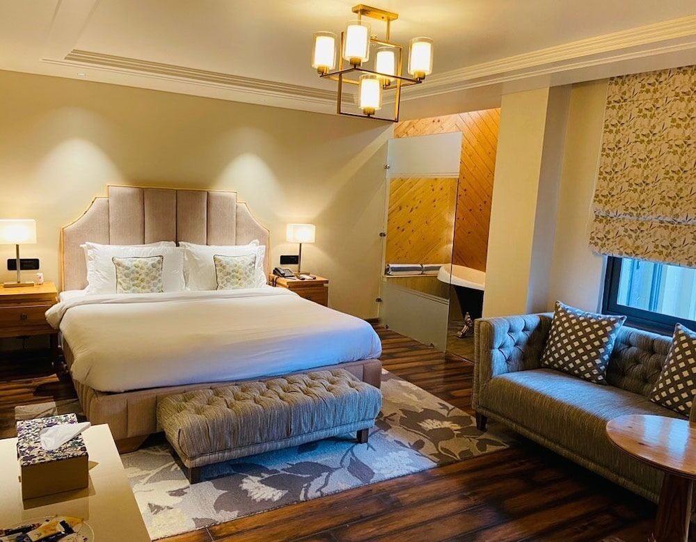 Honeymoon Double Room, Hot Tub, Mountain View photo 1