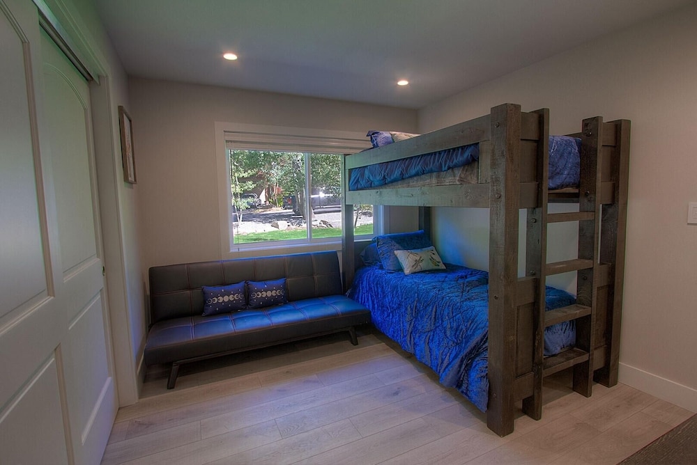 House, 4 Bedrooms photo 1
