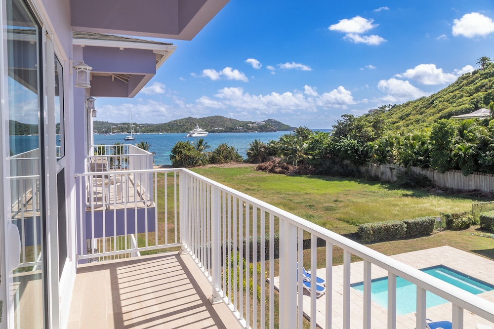One Bedroom Apartment With Ocean View - C202